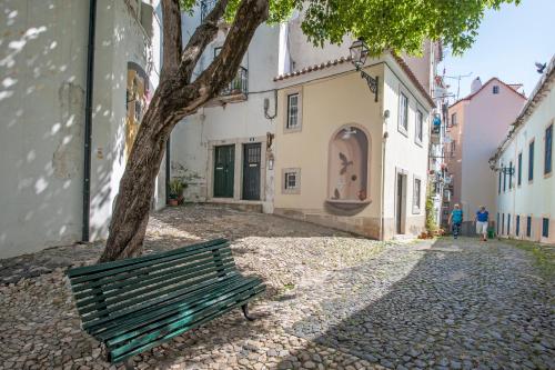 Stay local in Alfama! Deolinda central Home, amazing view, Лиссабон (фото 6)