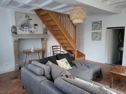 Gîte Mézières-sous-Lavardin, 4 pièces, 6 personnes - FR-1-410-333 (Maison de Village avec Jardin, Parc Prive et Box Fibre, Animaux Bienvenus, a 15 min du Mans - FR-1-4) in Mezieres-sous-Lavardin