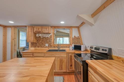 Woodsy Way Cabin in Oakland, USA