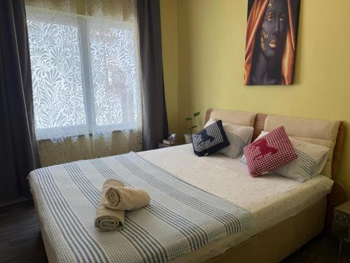 ANTALYA MERKEZ KALEİÇİ MUHTEŞEM TARİHİ KATTA OTANTİK daire - image 2