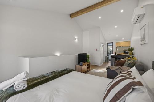 Remarkable Loft - image 10