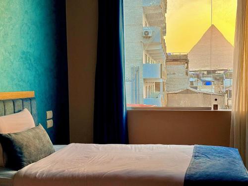 Luxurious Pyramids & Sphinx Hotel - image 8