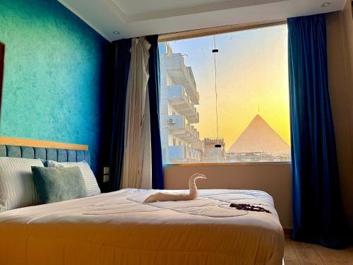 Luxurious Pyramids & Sphinx Hotel - image 5