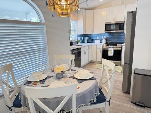 Sunshine Home and Romantic Vacation in Sarasota, USA
