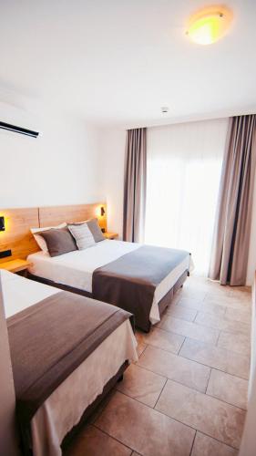โรงแรมคอสตา ซาริยาซ (Costa Sariyaz Hotel) in โอมูร์ชา