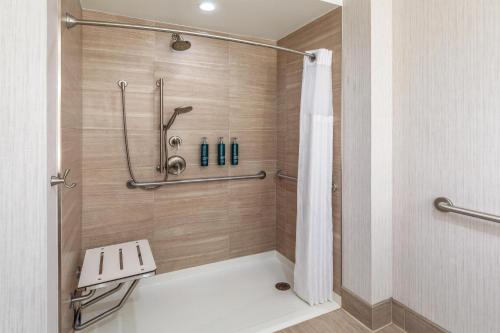 DoubleTree by Hilton Hotel Burlington Vermont in Burlington, USA