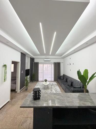 Neue renovierte Wohnung mit Meerblick und große Balkon in tripoli ,Qalamoun in Al Qalamun