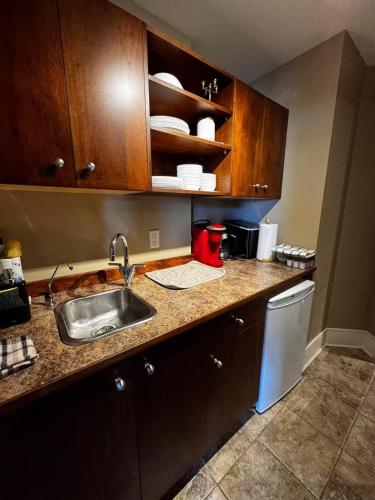 Waterfront deluxe guest suite in Nanoose Bay, Canada