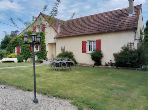 Exterior view, Les Chambres D'Anel in Dompierre-Sur-Besbre