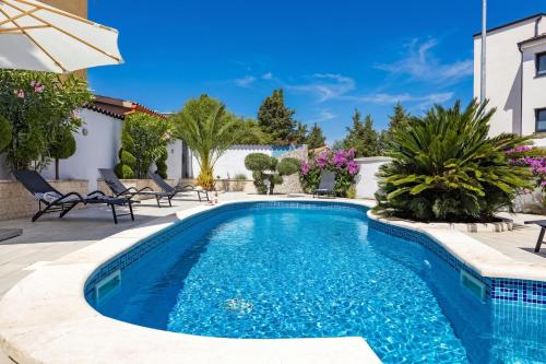 Villa Bianco Nero - Happy Rentals – khách sạn tại Stinjan