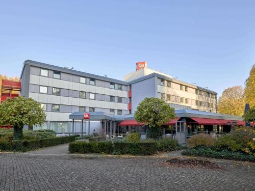 Exterior view of Ibis Tilburg