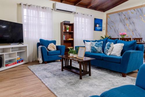 3-Bedroom Home Access to EMR & Priority Bus Route – khách sạn tại Grande Riviere