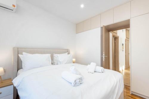Sunlit Charm Modern 2BR Apartment with High-Speed WiFi - image 12
