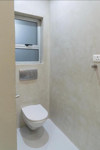Living in moment - Ensuite bedroom - image 2
