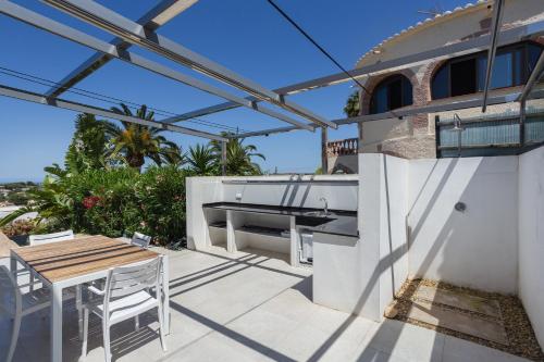 Lujosa villa ultramoderna - image 2