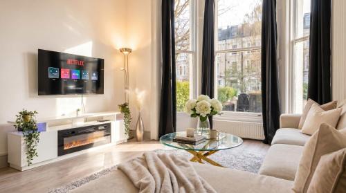 Designer 2BR Luxe in Kensington by Harrods for 6 - image 14