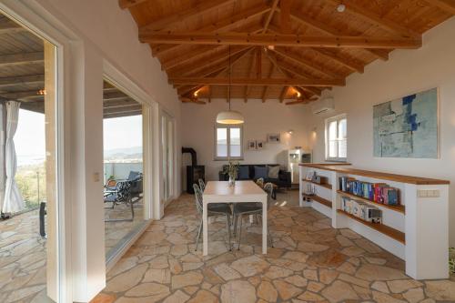 Philia-Modern Living with Panoramic Sea View in Riglia