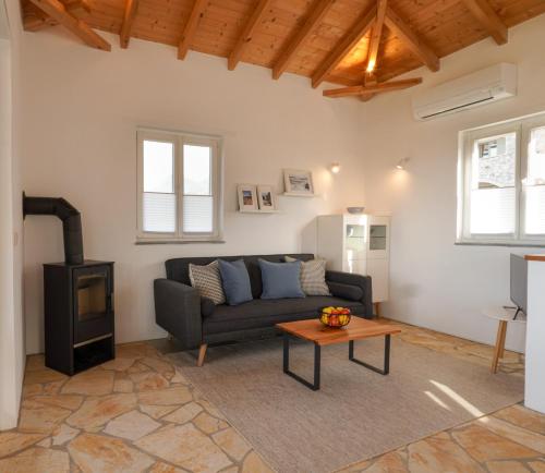 Philia-Modern Living with Panoramic Sea View in Riglia