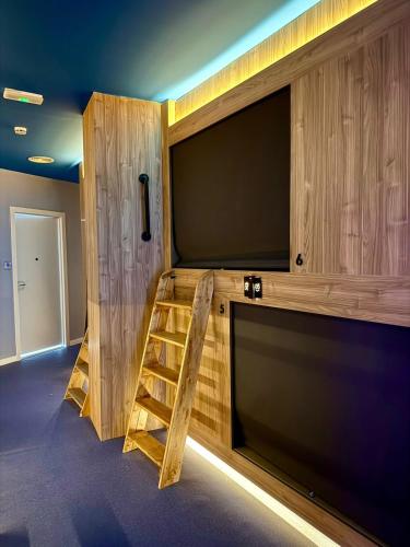 The POD Suite Hostel Joaquin Sorolla in València