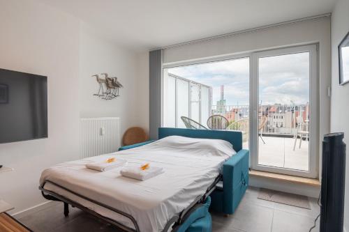 Seaside Oostende Apartment with Large Sunny Terrace - image 3