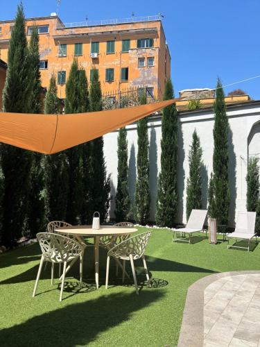 Appartamento con parcheggio privato in proprietà e giardino esclusivo