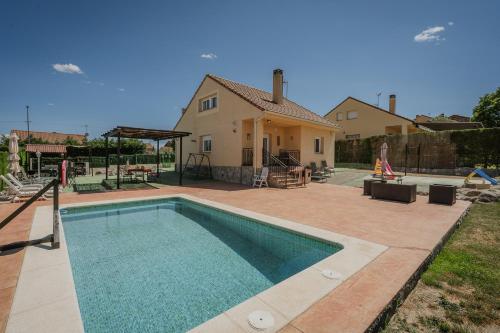 Exterior view, Disfrutar y relajarse el Robledal in Zarzuela del Monte