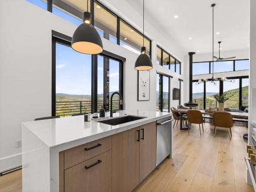 Seadmed, Modern Mountain Villa Near Deer Valley Sleeps 14 in Kamas (UT)