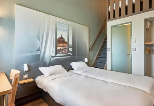 4 twin beds