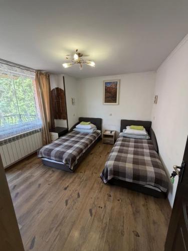 Zatishok Guest House in Rakhiva
