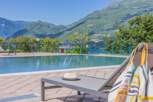 Brezza del lario Monolocale con giardino 03-04-07-08 – khách sạn tại Dervio