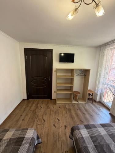 Zatishok Guest House in Rakhiva