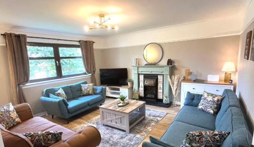 Spacious 4-Bedroom home - Garden & Parking - Dunoon gîte à louer Dunoon & District General Hospital
