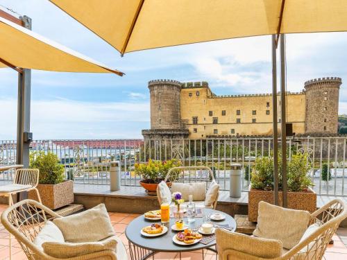  Mercure Napoli Centro Angioino in Neapel