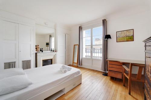 4 BDR 120sqm with Eiffel Tower view in Saint-Germain - image 10