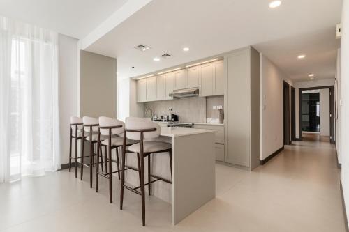 Hameni Tower JVC - 3 Bedroom Apartment - Allsopp & Allsopp - image 3