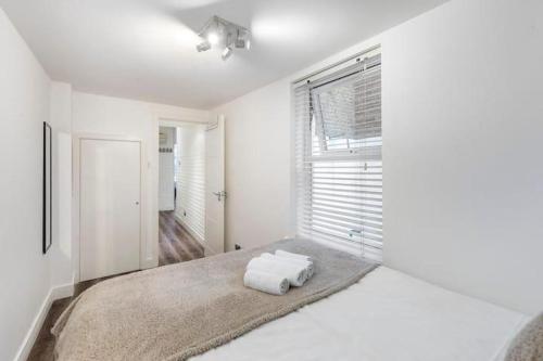 Apartment - Sleeps 7 - Paddington Station 5 mins - image 5