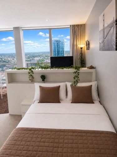Stylish City View Apartment At Rotunda 3 in Castle Bromwich