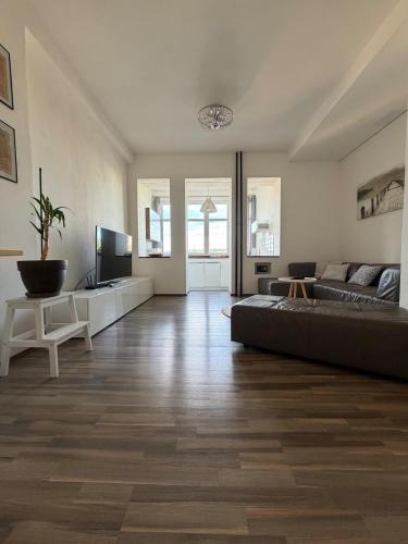Stylish Apartment with Private Sauna and Parking – khách sạn tại Sever