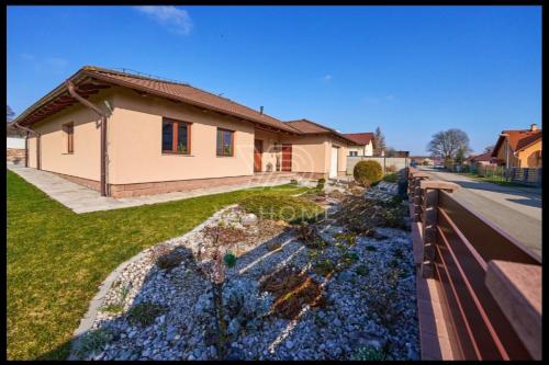 Wellness Villa close to Prague in Visokij Ujezd U Berouna