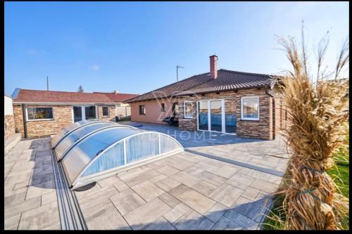 Wellness Villa close to Prague in Visokij Ujezd U Berouna