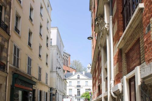 Quiet charming Pigalle-Abbesses flat - image 13