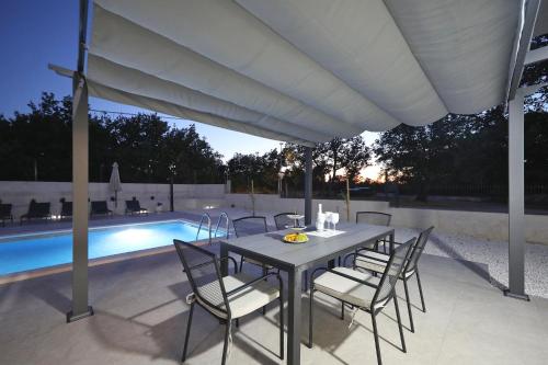 My Dalmatia - Villa Verde with private pool in Debeljak