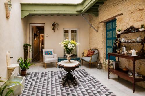 Casa Portus Gaditanus s XVIII Patio Andaluz