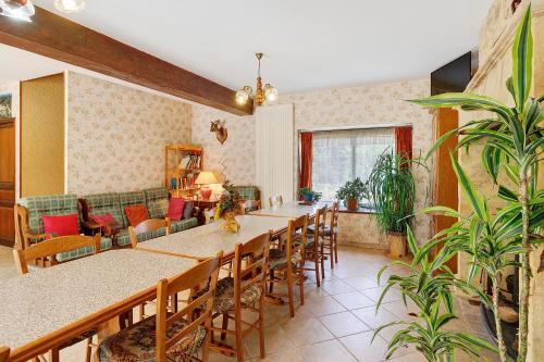 Chambres D'hôtes Du château vieux (Chambres D'hotes Du chateau vieux) in Milhac