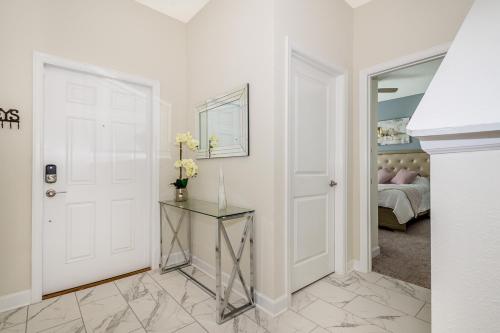 4BR Town House with Pool 4929GC - image 2