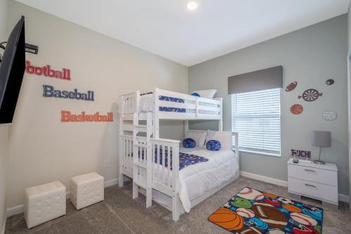 5BR Town House with Pool 4975AN - image 5