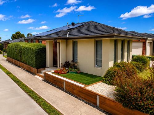Room in Officer - Pakenham