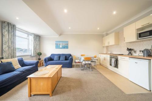 Lelola Lodge in West Bournemouth