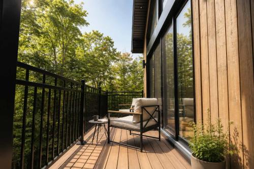 Spa & Babyfoot - Chalet BOREA in Saint-Faustin-Lac-Carré (QC)