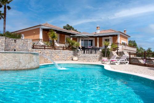 Villa Topázio - 4 Bedrooms, Private Pool, Jacuzzi, Airco & Sea Views! gîte à louer Bengado
